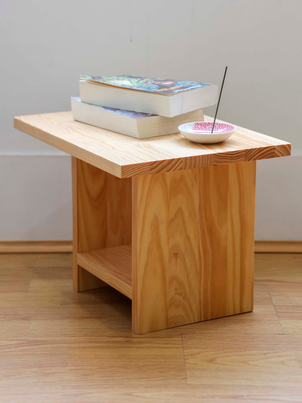 Chevet en bois massif