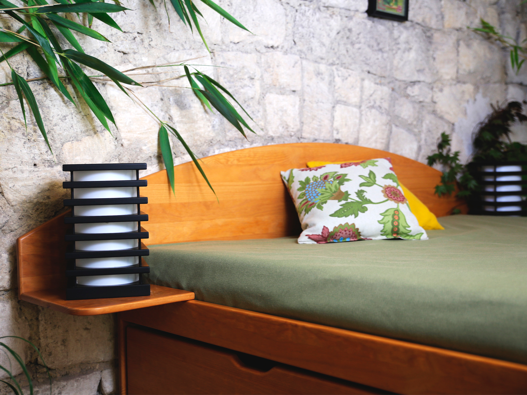 Tête de lit demi-lune tablettes intégrées